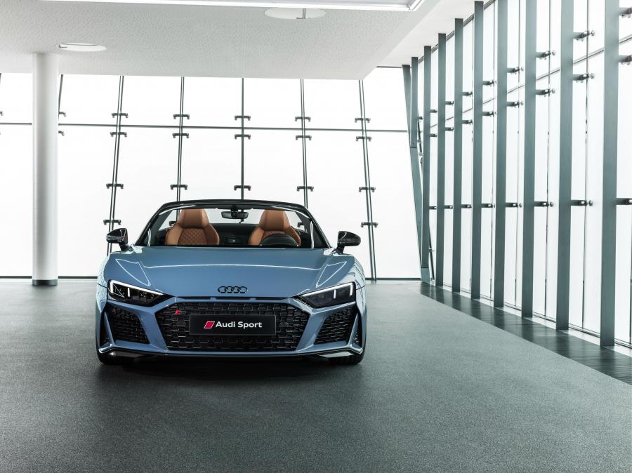  Audi R8 Spyder V10 2019 года  (WW) (фото 2 из 30)